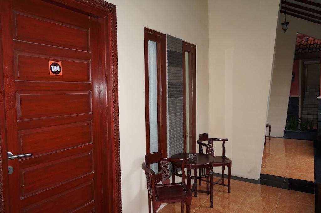 3C Familia Residence Джокякарта Стая снимка