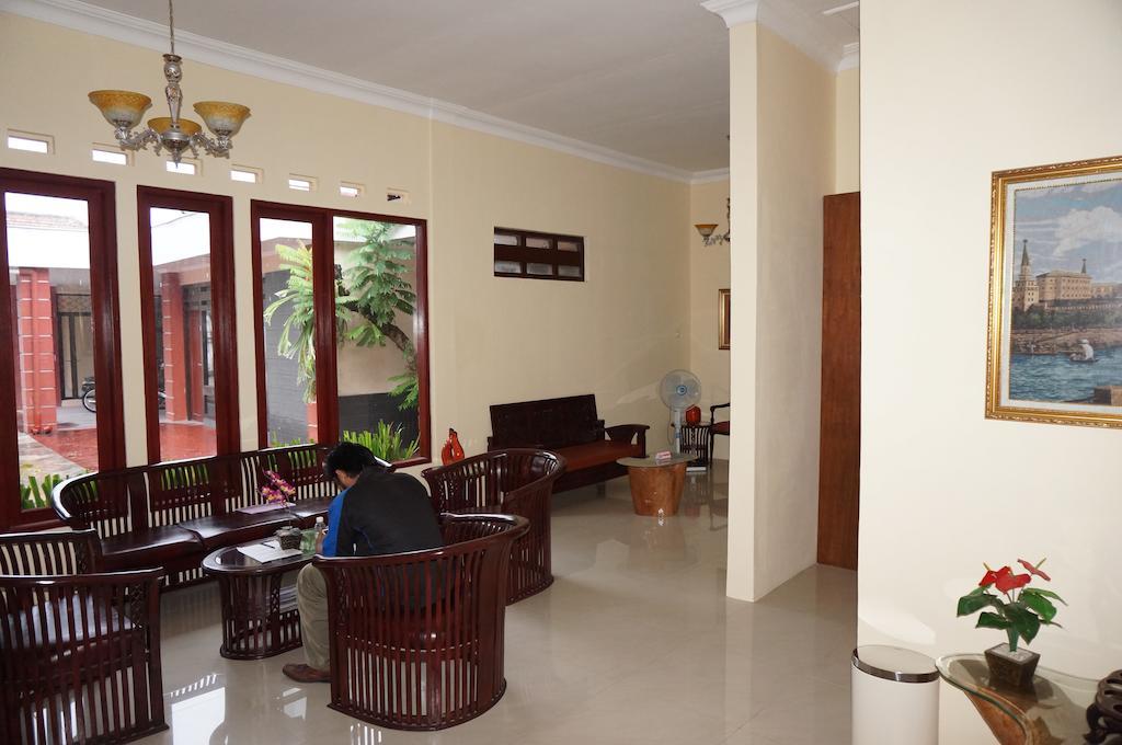 3C Familia Residence Джокякарта Екстериор снимка